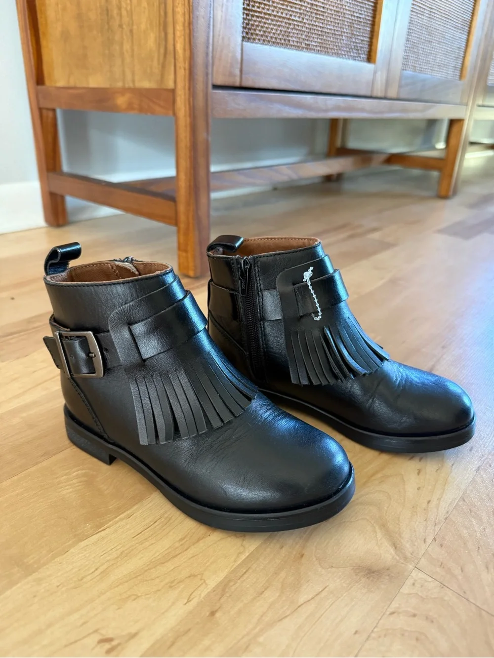 Zara never worn